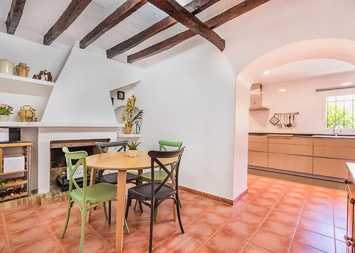 Cati Camp De Lausina Willa